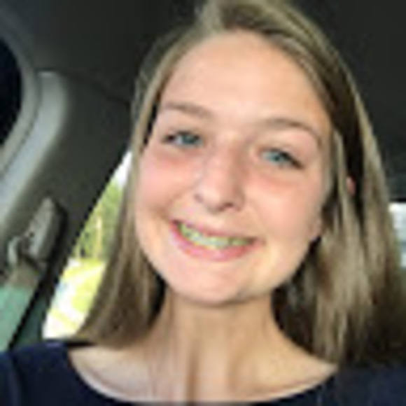 Meet your Posher, Alyssa - Picture 1 of 1